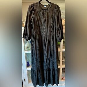Old Navy L Black‎ Embroidered Maxi with Pockets